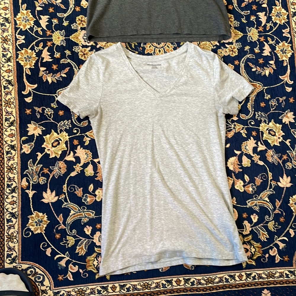 2 for $10! Gray Amazon essentials v neck t shirts - Picture 3 of 6